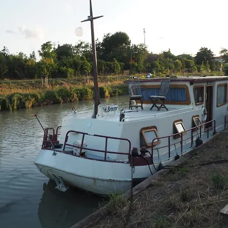 Peniche Brocor Hebergement Avec Participation A La Navigation Sur Le Canal Du Midi Botel Béziers