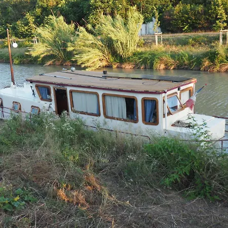 Peniche Brocor Hebergement Avec Participation A La Navigation Sur Le Canal Du Midi