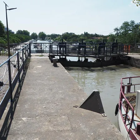 Peniche Brocor Hebergement Avec Participation A La Navigation Sur Le Canal Du Midi Béziers
